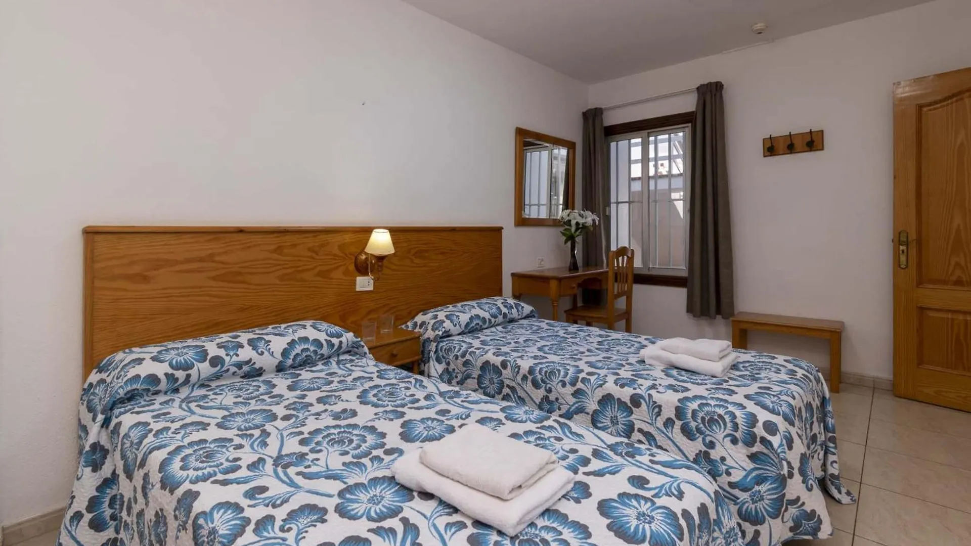 Las Floritas 29 - One Bed With Pool View Playa de las Américas Appartement